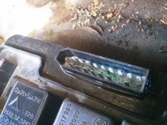 Чем очистить окислившиеся контакты в автомобиле?