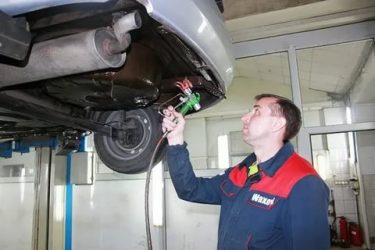 Как правильно обработать днище автомобиля?