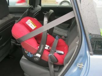 Как прицепить автолюльку в машине?