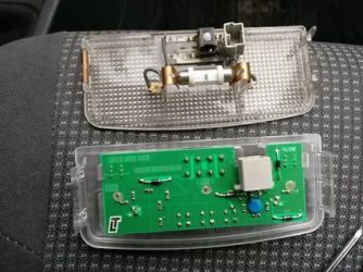 Как разобрать плафон освещения салона приора?