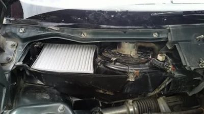 Как снять салонный фильтр на приоре?