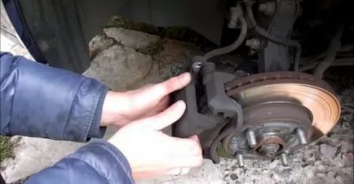 Как заменить тормозные колодки на шевроле лачетти?