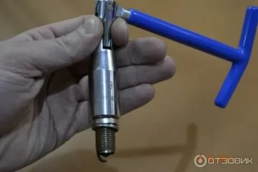 Какой ключ нужен для свечей зажигания?