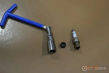 Какой ключ нужен для свечей зажигания?